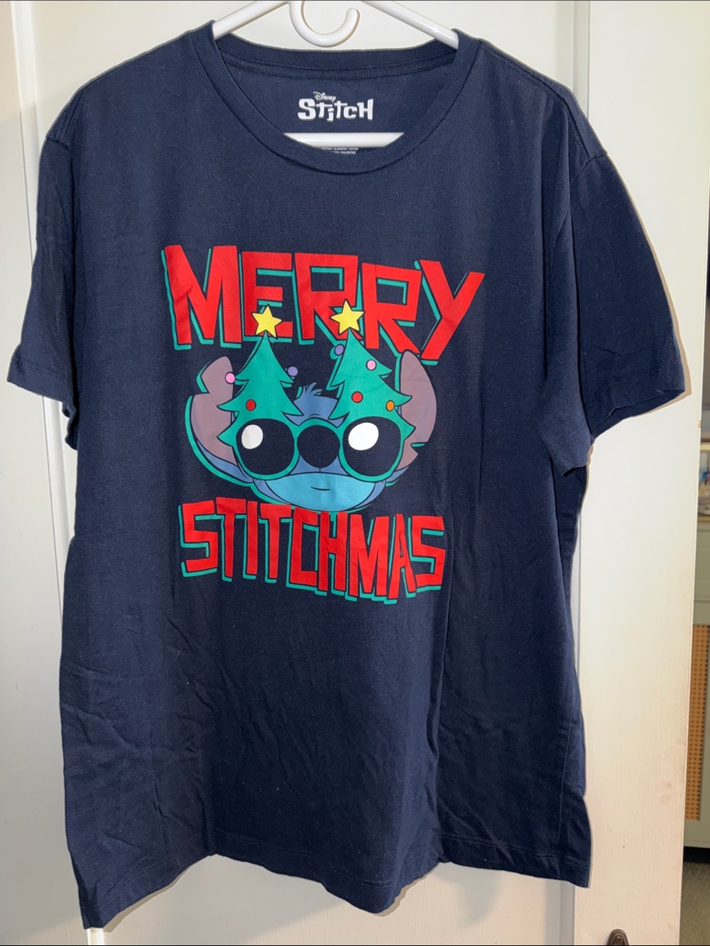 Disney Navy Tee with Red & Green 'Merry Stitchmas' Graphic unisex XL